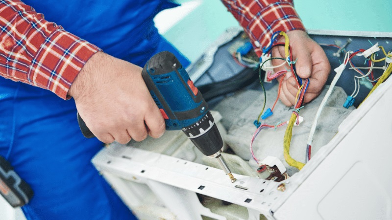 Salihli Hisense Hisense çamaşır makinesi kart tamiri – Su almama arızası orijinal parça ile giderildi. - Teknik servis örneği